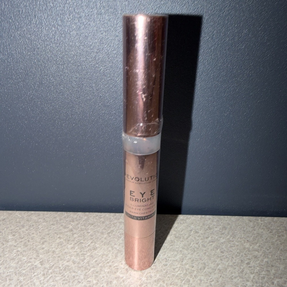 Makeup Revolution Eye Bright Under Eye Concealer Warm Chestnut (3ml)